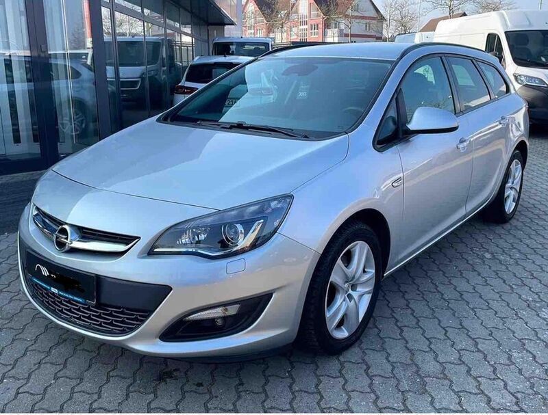 Silber Gebraucht 2014 Opel Astra Energy Kombi | 4.990 € (Guter Preis) - Bild 1/4
