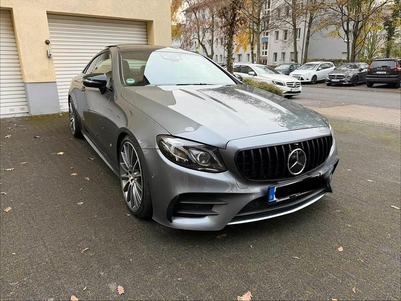 Grau Gebraucht 2018 Mercedes E53 AMG AMG Coupé | 45.500 € (Fairer Preis) - Bild 1/4