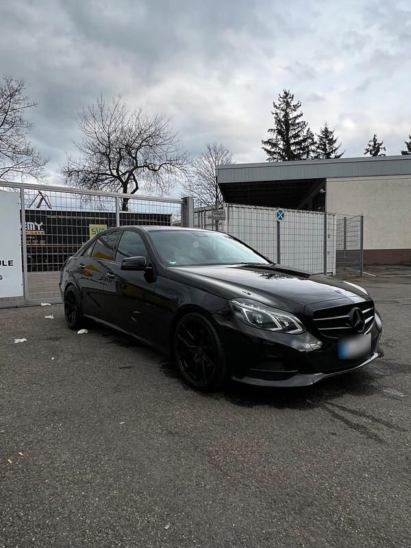 Second-hand Mercedes E350 258 CP (189 kW) 2014 Negru Berlinǎ