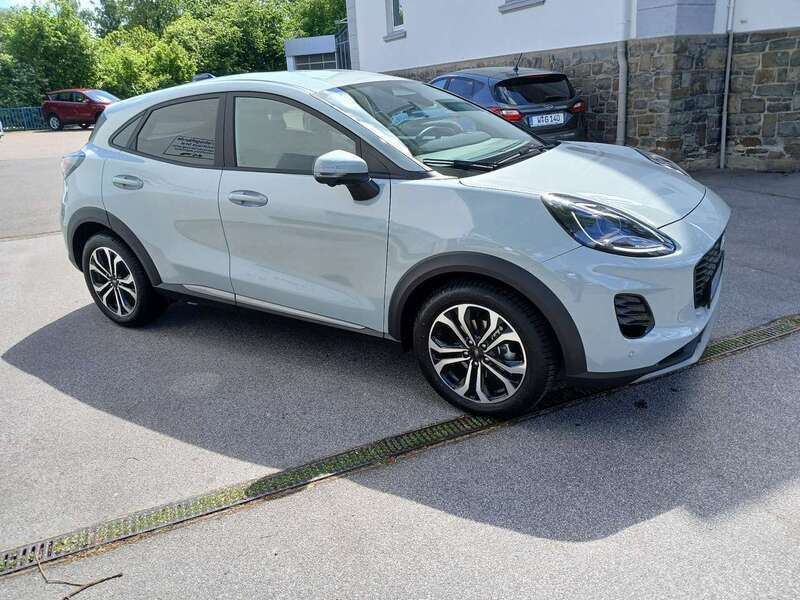 Gebraucht Ford Puma Titanium 125 PS (91 kW) 2024 Cactus gray SUV