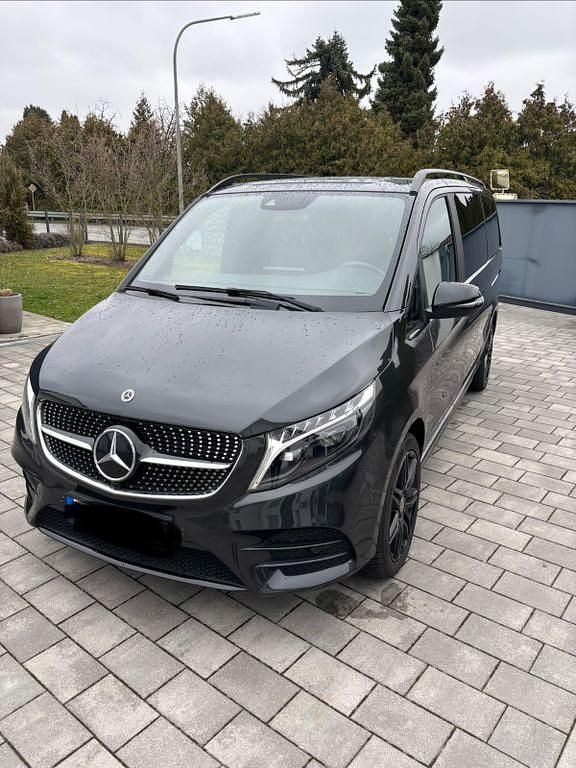 Gebraucht Mercedes V300 237 PS (174 kW) 2023 Grau Van / Kleinbus