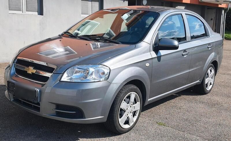 Grau Gebraucht 2009 Chevrolet Aveo Limousine | 2.400 € (Fairer Preis) - Bild 1/4