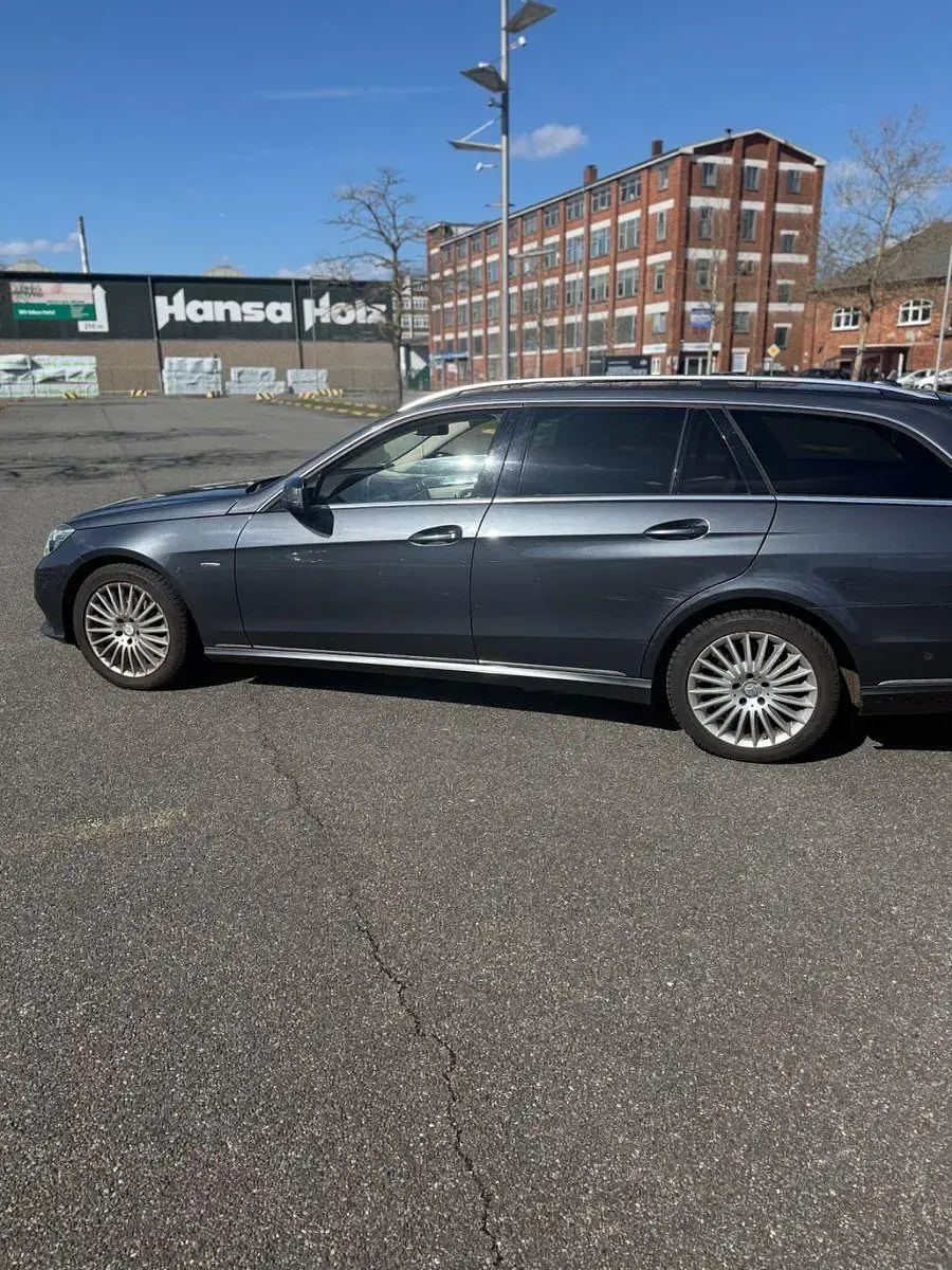 Gebraucht Mercedes E250 Edition 204 PS (150 kW) 2016 Andere farben Kombi