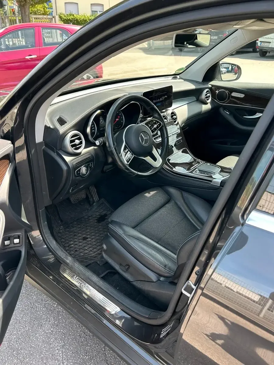 Gebraucht Mercedes GLC300 258 PS (189 kW) 2020 Schwarz SUV
