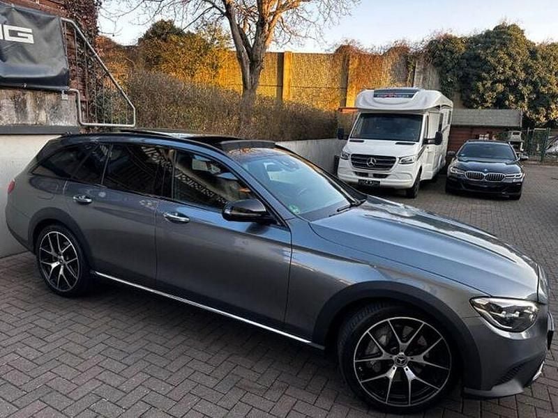 Gebraucht Mercedes E400 450 PS (330 kW) 2022 Grau Limousine