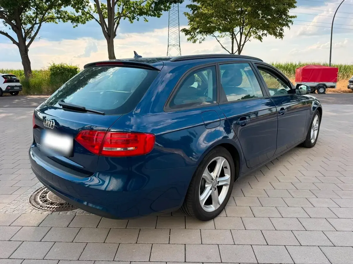 Gebraucht Audi A4 Performance 190 PS (139 kW) 2015 Blau Kombi