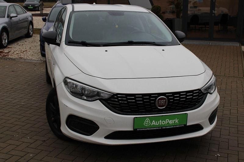 Gebraucht Fiat Tipo Pop 95 PS (69 kW) 2016 Weiß Limousine