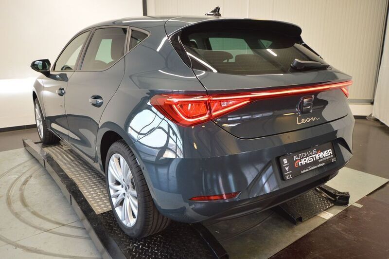 Gebraucht Seat Leon Style 150 PS (110 kW) 2025 Blau Limousine