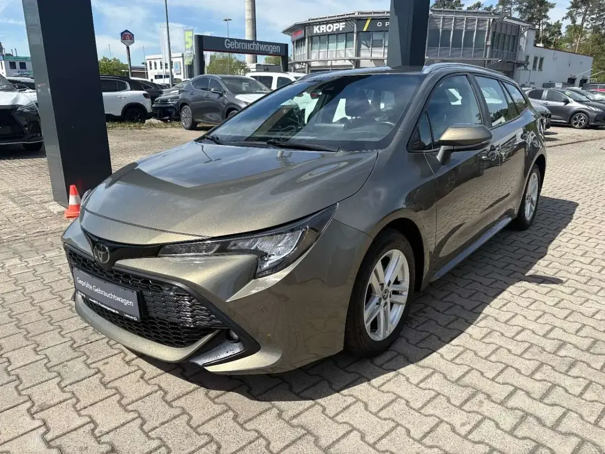 Gebraucht Toyota Corolla Comfort 116 PS (85 kW) 2019 Platinumbronze metallic Kombi