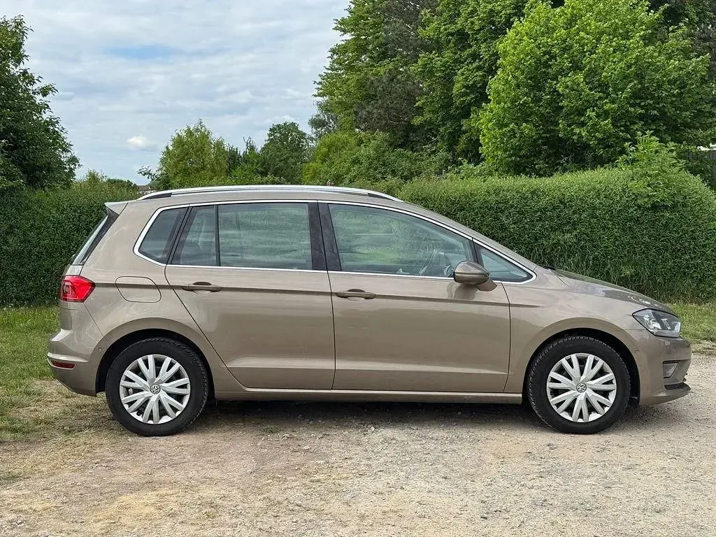 Gebraucht VW Golf Sportsvan Highline 125 PS (91 kW) 2014 Beige Van / Kleinbus