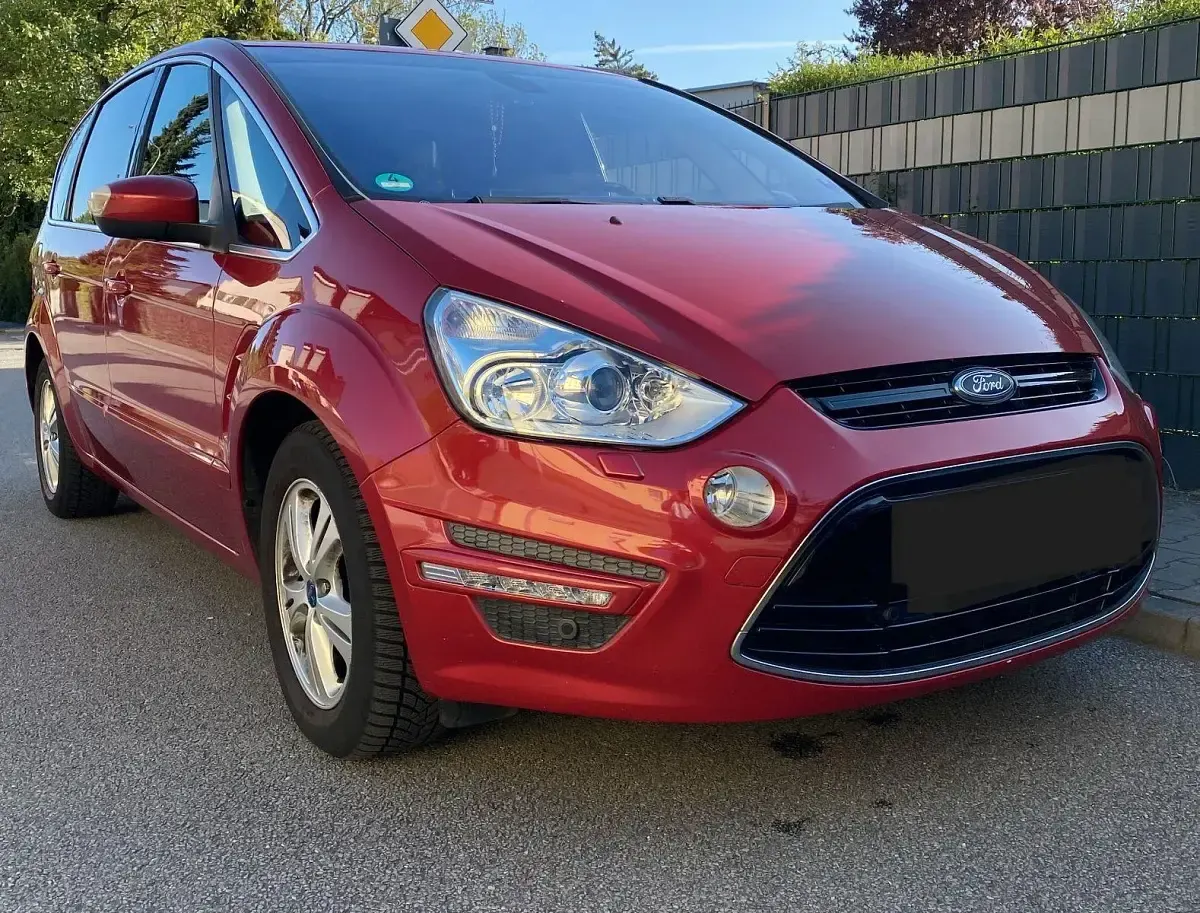 Gebraucht Ford S-MAX Titanium 160 PS (117 kW) 2012 Rot Van / Kleinbus