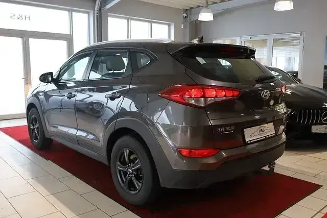 Gebraucht Hyundai Tucson GO! 177 PS (130 kW) 2017 Moon rock / met SUV