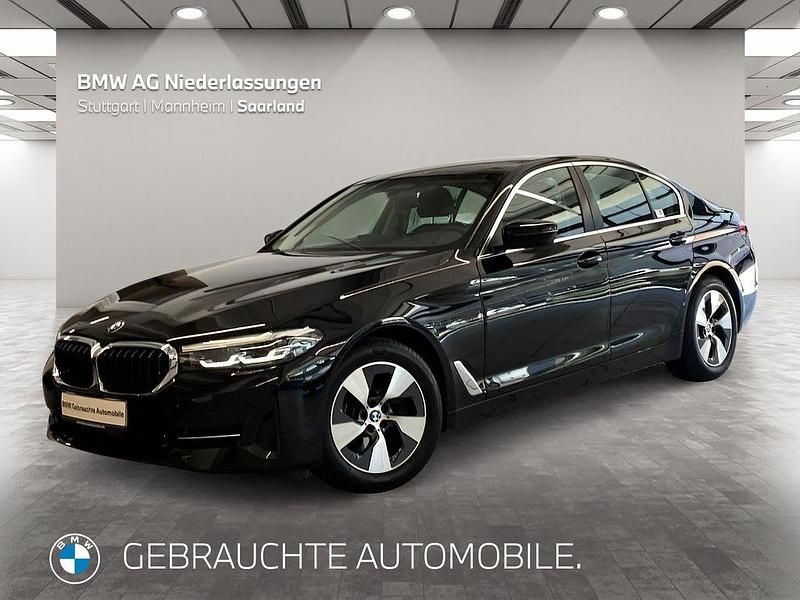 Schwarz Gebraucht 2021 BMW 520 Sport Line Limousine | 32.880 € (Fairer Preis) - Bild 1/4
