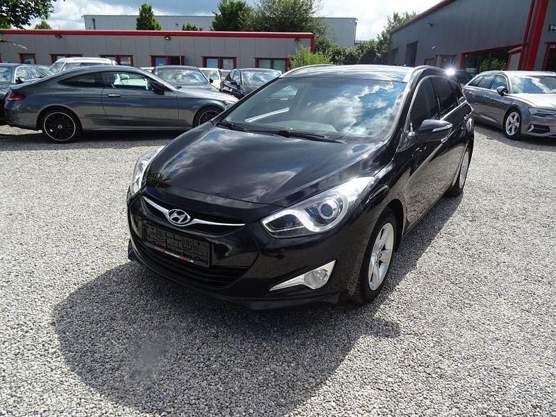 Schwarz Gebraucht 2015 Hyundai i40 Style Kombi | 7.790 € (Fairer Preis) - Bild 1/4