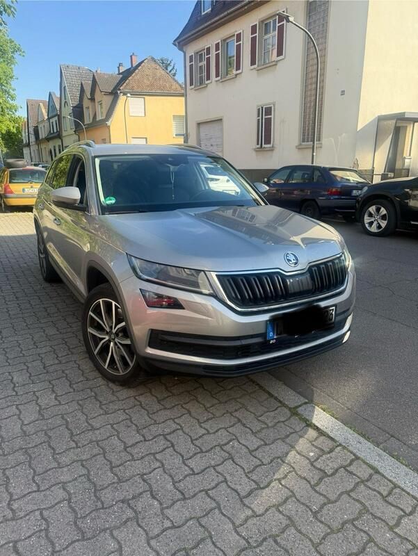 Andere außenfarben Gebraucht 2018 Skoda Kodiaq SUV | 20.000 € (Superpreis) - Bild 1/4