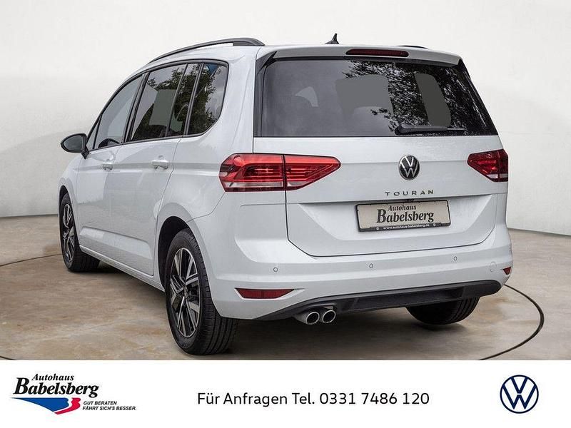 Gebraucht VW Touran Highline 150 PS (110 kW) 2024 Weiß Van / Kleinbus