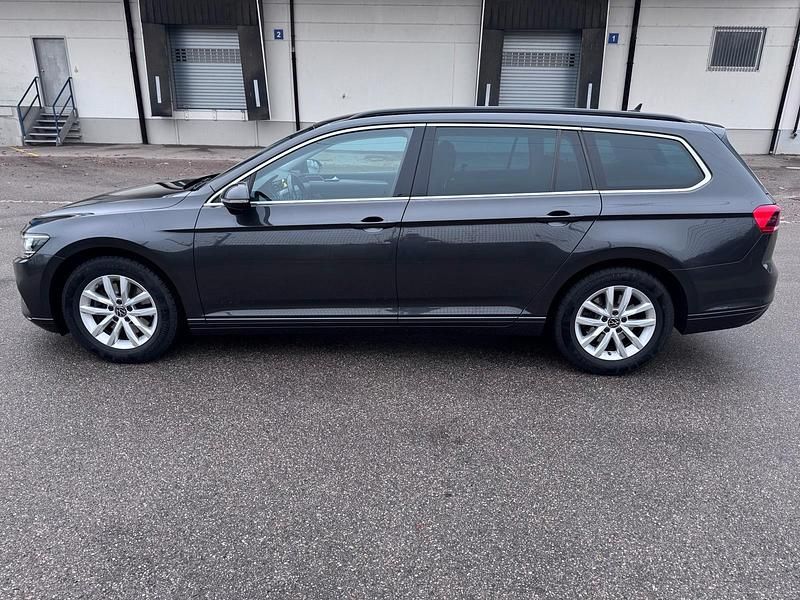 Gebraucht VW Passat 150 PS (110 kW) 2021 Braun Kombi