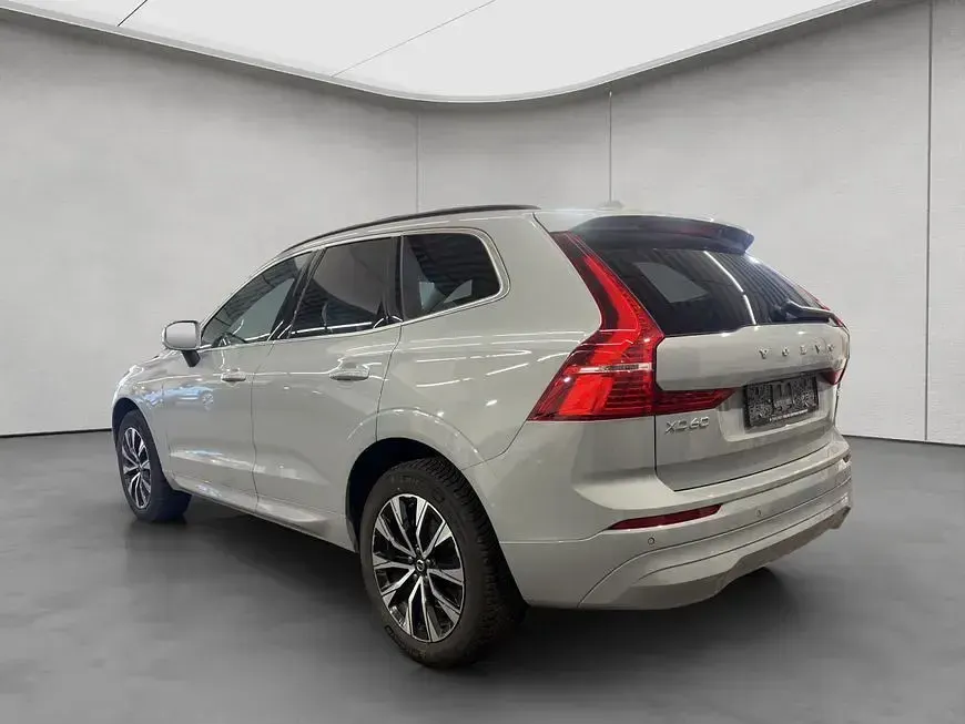 Gebraucht Volvo XC60 Core 250 PS (183 kW) 2024 Blau SUV