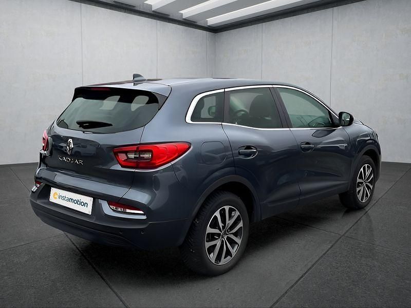 Grau Gebraucht 2021 Renault Kadjar SUV | 20.399 € (Etwas zu teuer) - Bild 1/4