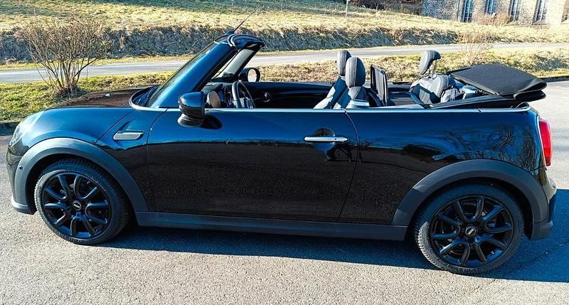 Gebraucht Mini Cooper Classic 136 PS (100 kW) 2023 Schwarz Kleinwagen