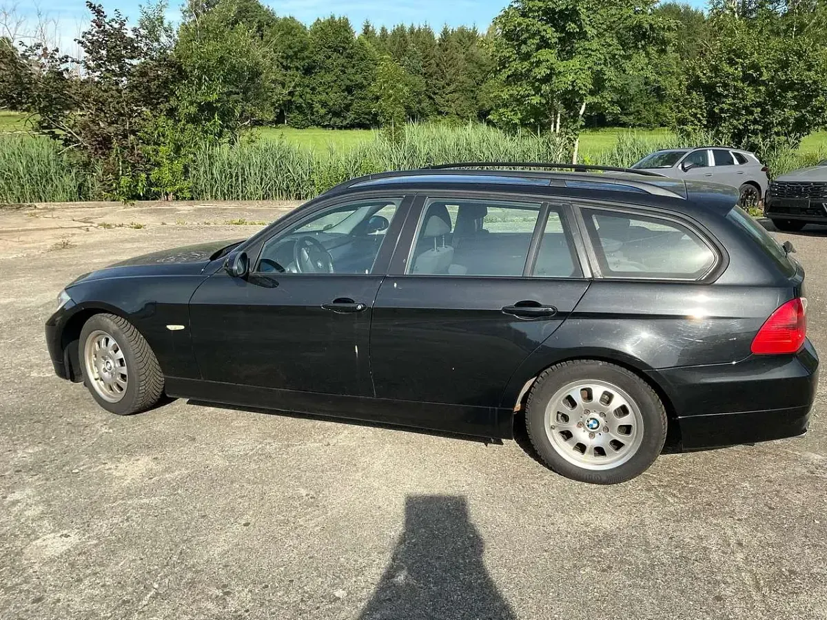 Gebraucht BMW 320 170 PS (125 kW) 2007 Schwarz Kombi