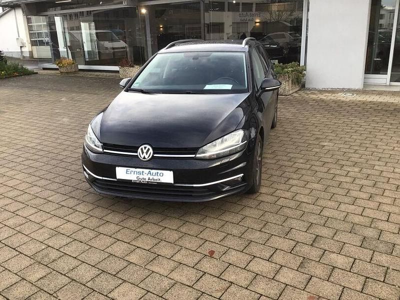 Deep black perleffekt Gebraucht 2017 VW Golf VII Sound Kombi | 15.380 € (Fairer Preis) - Bild 1/3