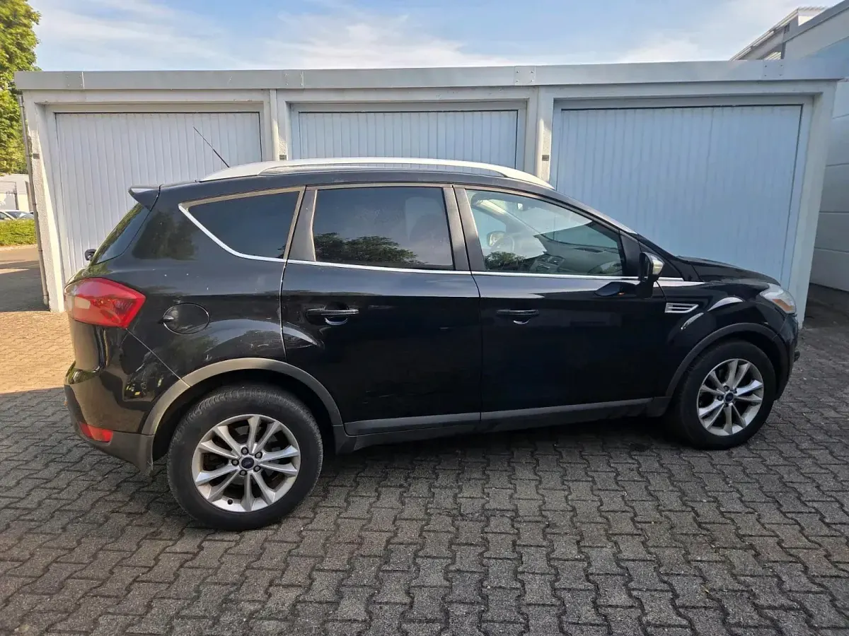 Gebraucht Ford Kuga 140 PS (102 kW) 2012 Schwarz SUV