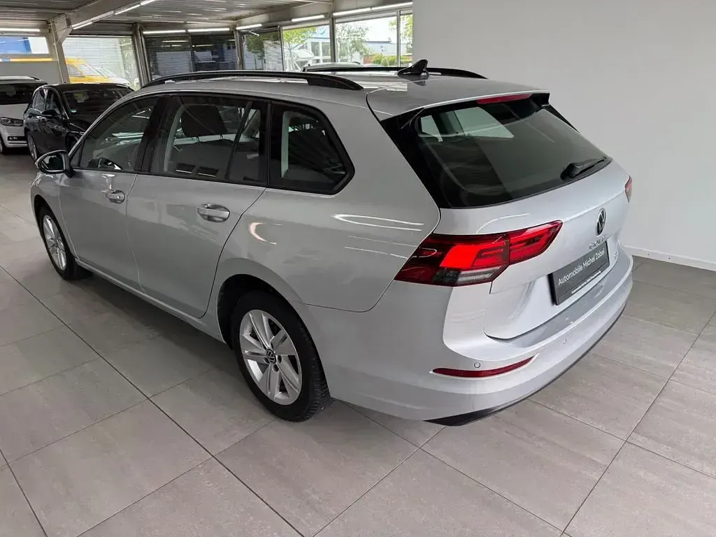 Gebraucht VW Golf VIII Life 110 PS (80 kW) 2023 Silber Limousine