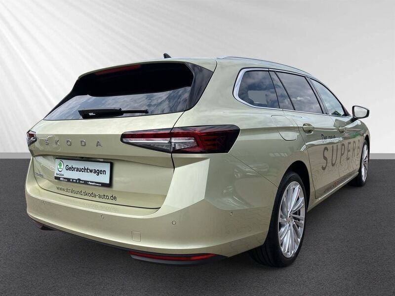 Gebraucht Skoda Superb Selection 150 PS (110 kW) 2025 Gelb Kombi