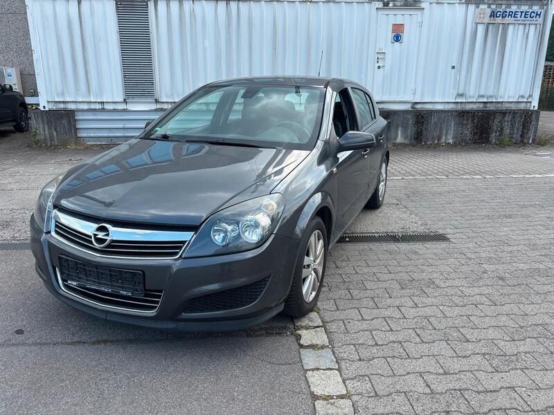 Gebraucht 2009 Opel Astra Sport Kleinwagen | 2.890 € (Etwas zu teuer) - Bild 1/4