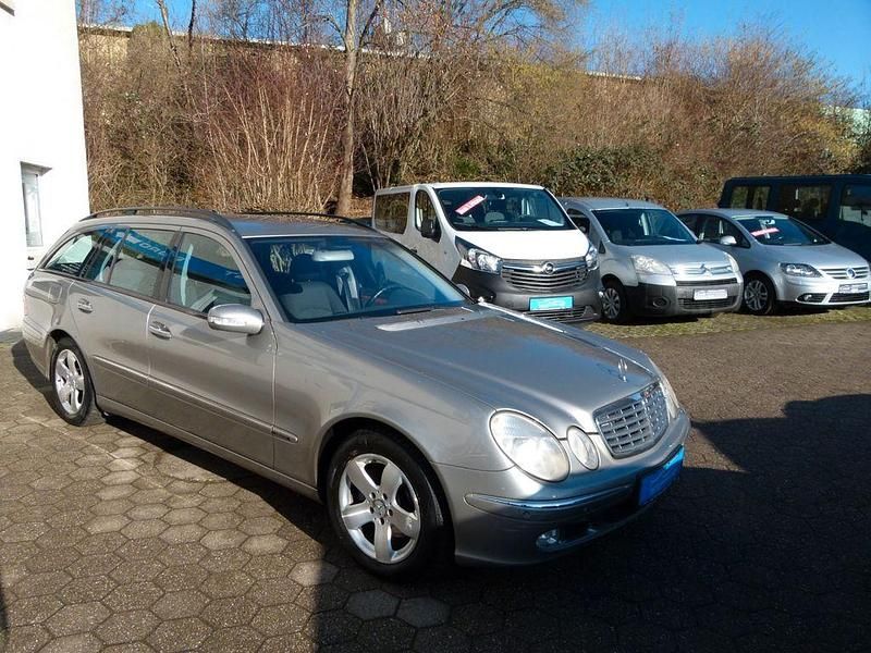 Gebraucht Mercedes E220 150 PS (110 kW) 2004 Silber Kombi