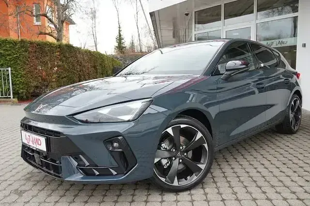 Nowe Cupra Leon 150 KM (110 kW) 2026 Niebieski Sedan/Limuzyna