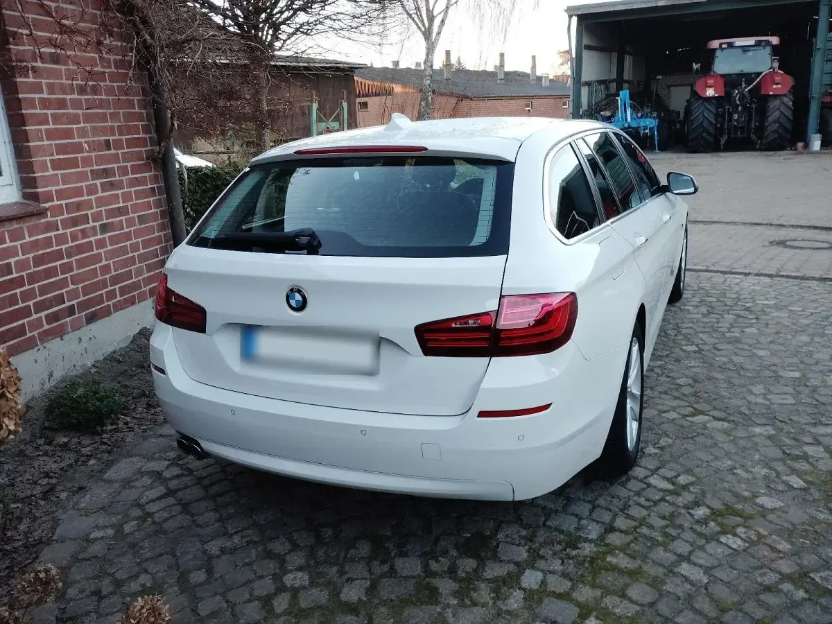 Gebraucht BMW 518 Comfort Edition 150 PS (110 kW) 2015 Weiß Kombi