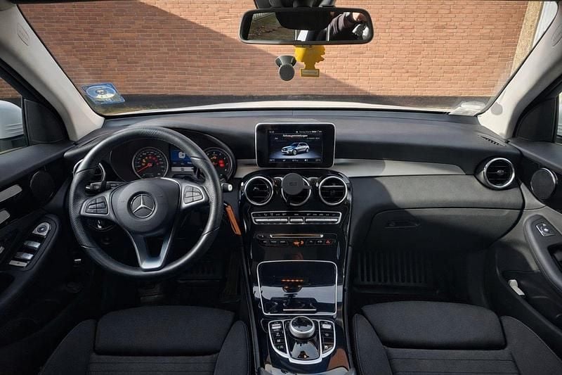 Gebraucht Mercedes GLC300 245 PS (180 kW) 2017 Weiß SUV