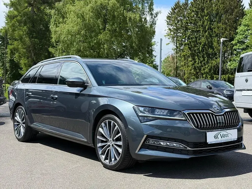 Gebraucht Skoda Superb LAURIN & KLEMENT 190 PS (139 kW) 2020 Grau Limousine