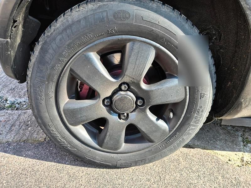 Gebraucht Toyota Yaris 87 PS (63 kW) 2002 Schwarz Limousine