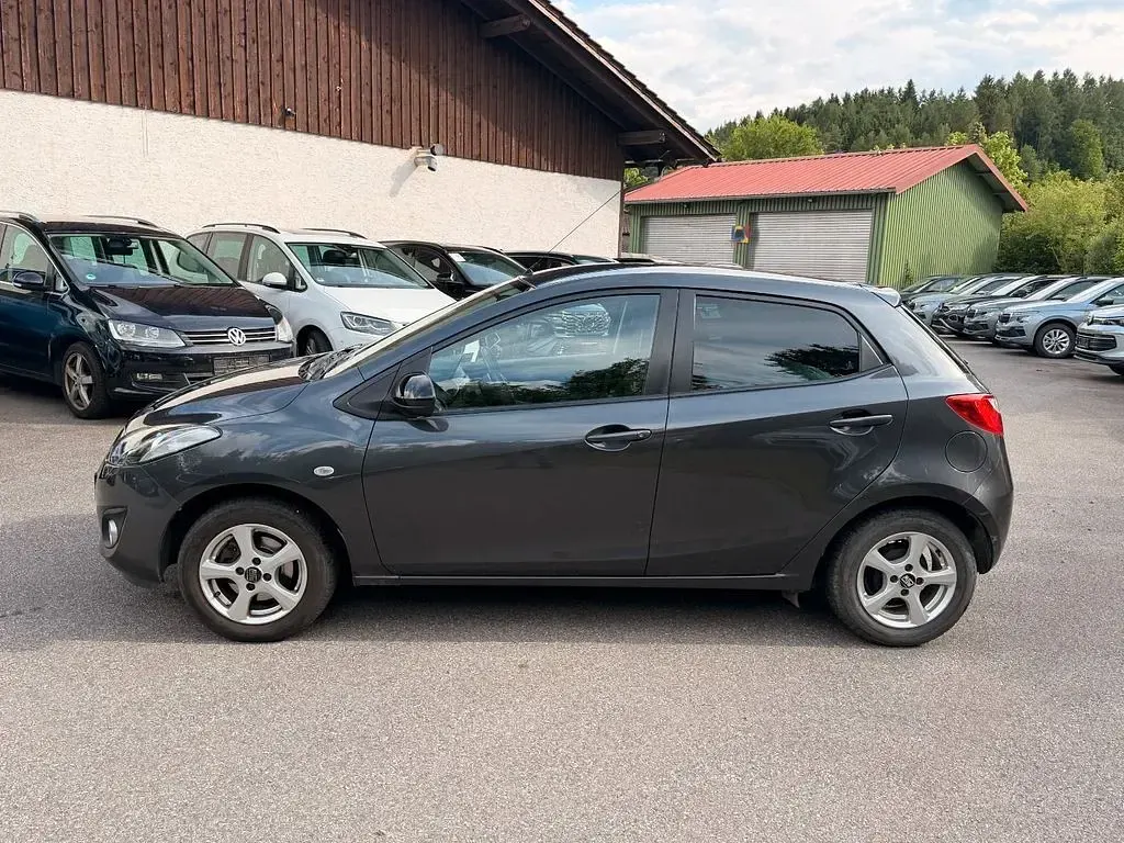 Gebraucht Mazda 2 Kenko 84 PS (61 kW) 2013 Grau Kleinwagen