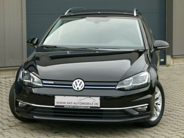 Gebraucht VW Golf VII 131 PS (96 kW) 2020 Schwarz metallic Kombi