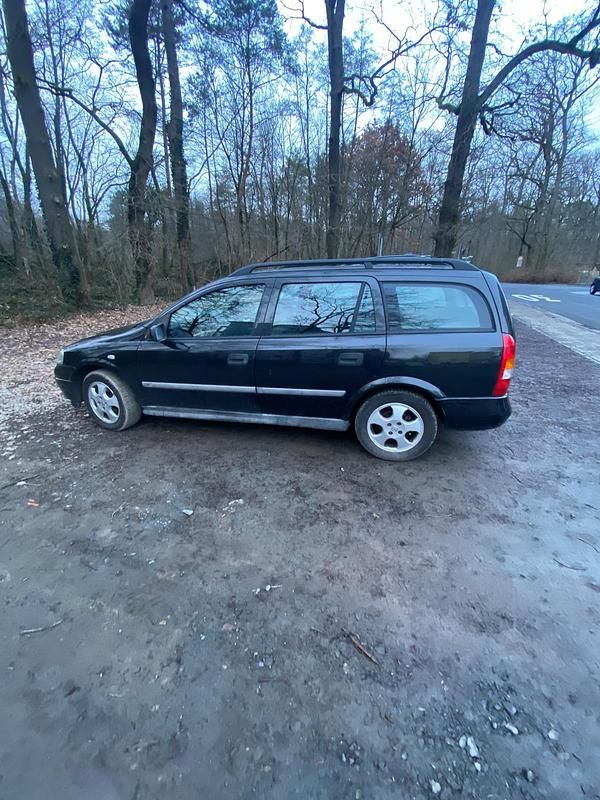 Gebraucht Opel Astra 100 PS (73 kW) 2000 Schwarz Kombi
