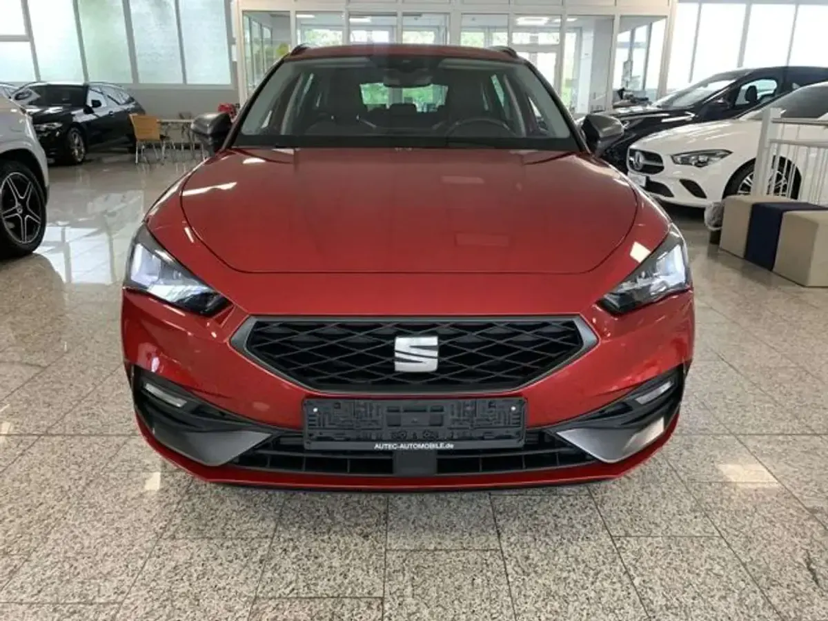 Używany Seat Leon Beats 150 KM (110 kW) 2022 Czerwony Kombi