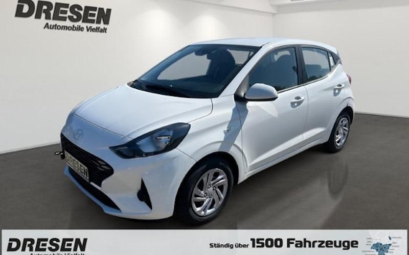 Weiss Neu 2025 Hyundai i10 Select Kleinwagen | 15.990 € (Fairer Preis) - Bild 1/4