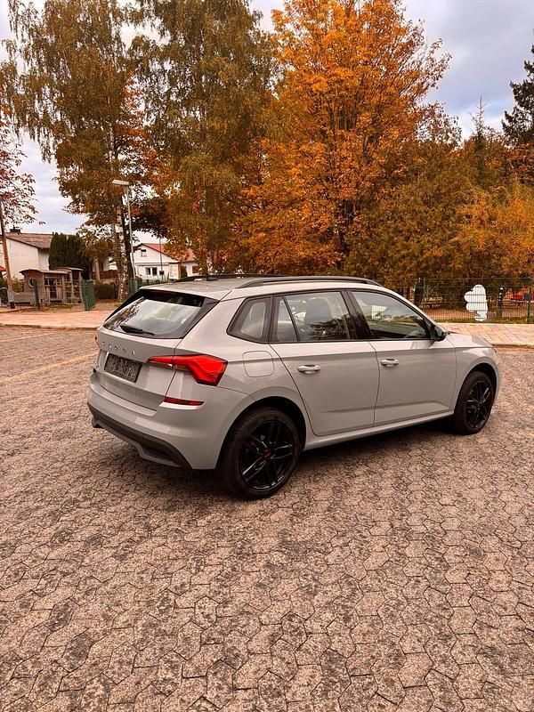 Grau Gebraucht 2020 Skoda Kamiq SUV | 13.999 € (Guter Preis) - Bild 1/4