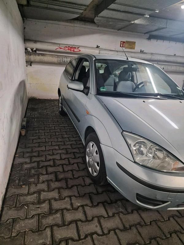 Silber Gebraucht 2003 Ford Focus Limousine | 1.290 € (Guter Preis) - Bild 1/4