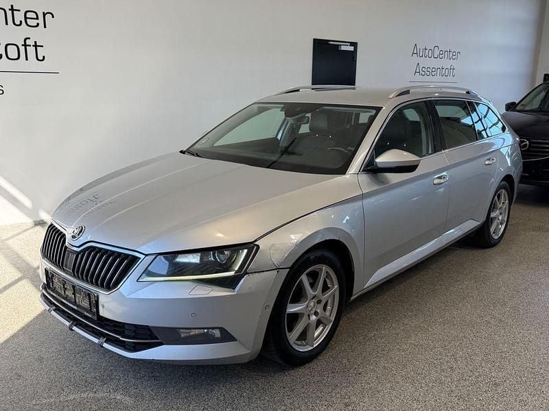 Gebraucht Skoda Superb Style 150 PS (110 kW) 2018 Silber Kombi