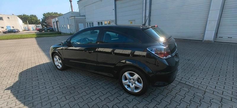 Gebraucht Opel Astra GTC 90 PS (66 kW) 2007 Schwarz Coupé