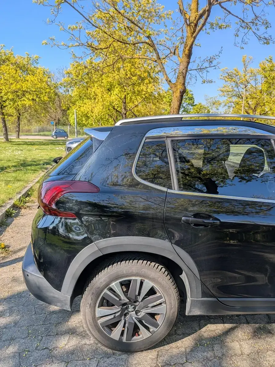 Gebraucht Peugeot 2008 110 PS (80 kW) 2019 Schwarz SUV