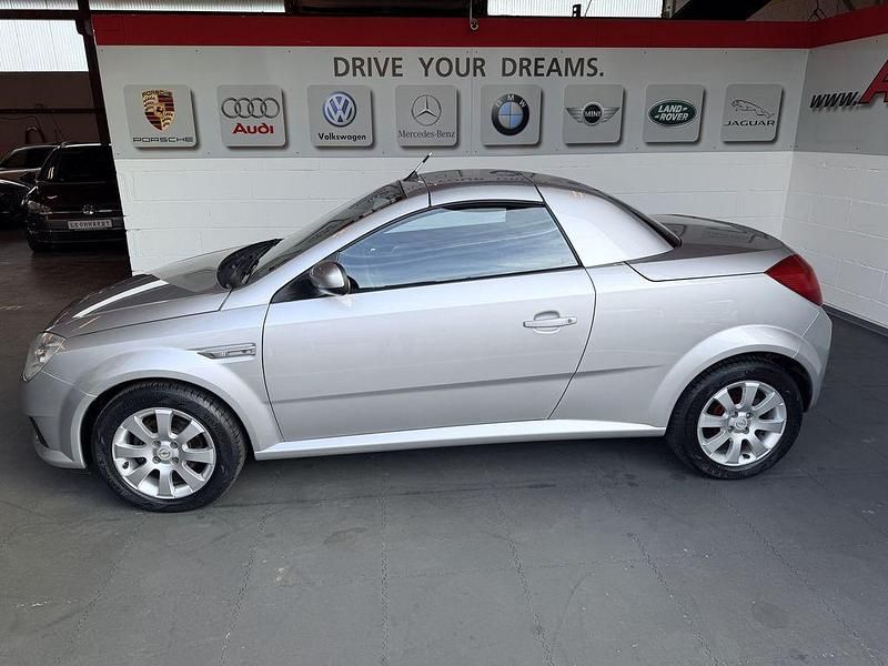 Gebraucht Opel Tigra 90 PS (66 kW) 2006 Silber (metallic) Cabrio