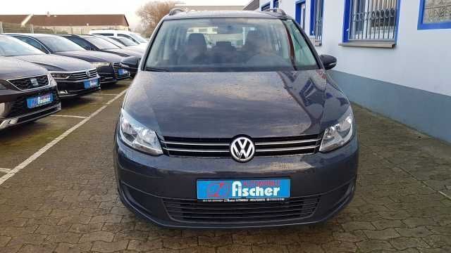 Gebraucht VW Touran Trendline 105 PS (77 kW) 2015 Grau Van / Kleinbus