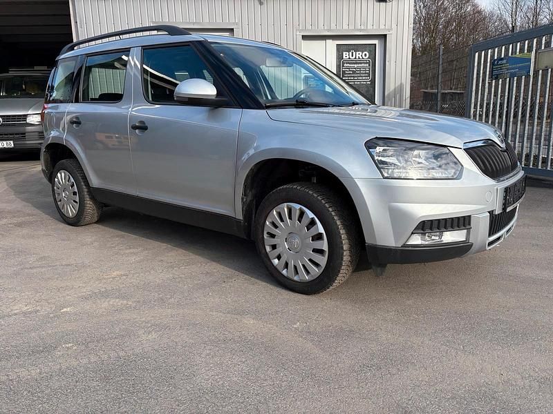 Gebraucht Skoda Yeti 110 PS (80 kW) 2015 Silber SUV