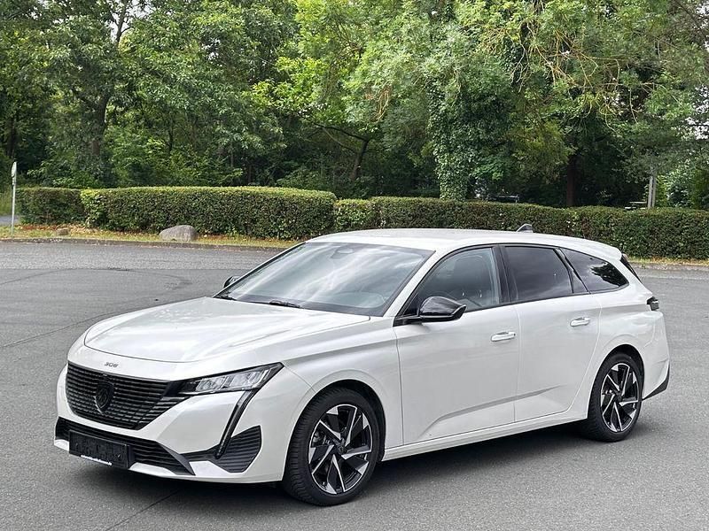 Weiß Gebraucht 2022 Peugeot 308 Allure Kombi | 17.400 € (Superpreis) - Bild 1/4